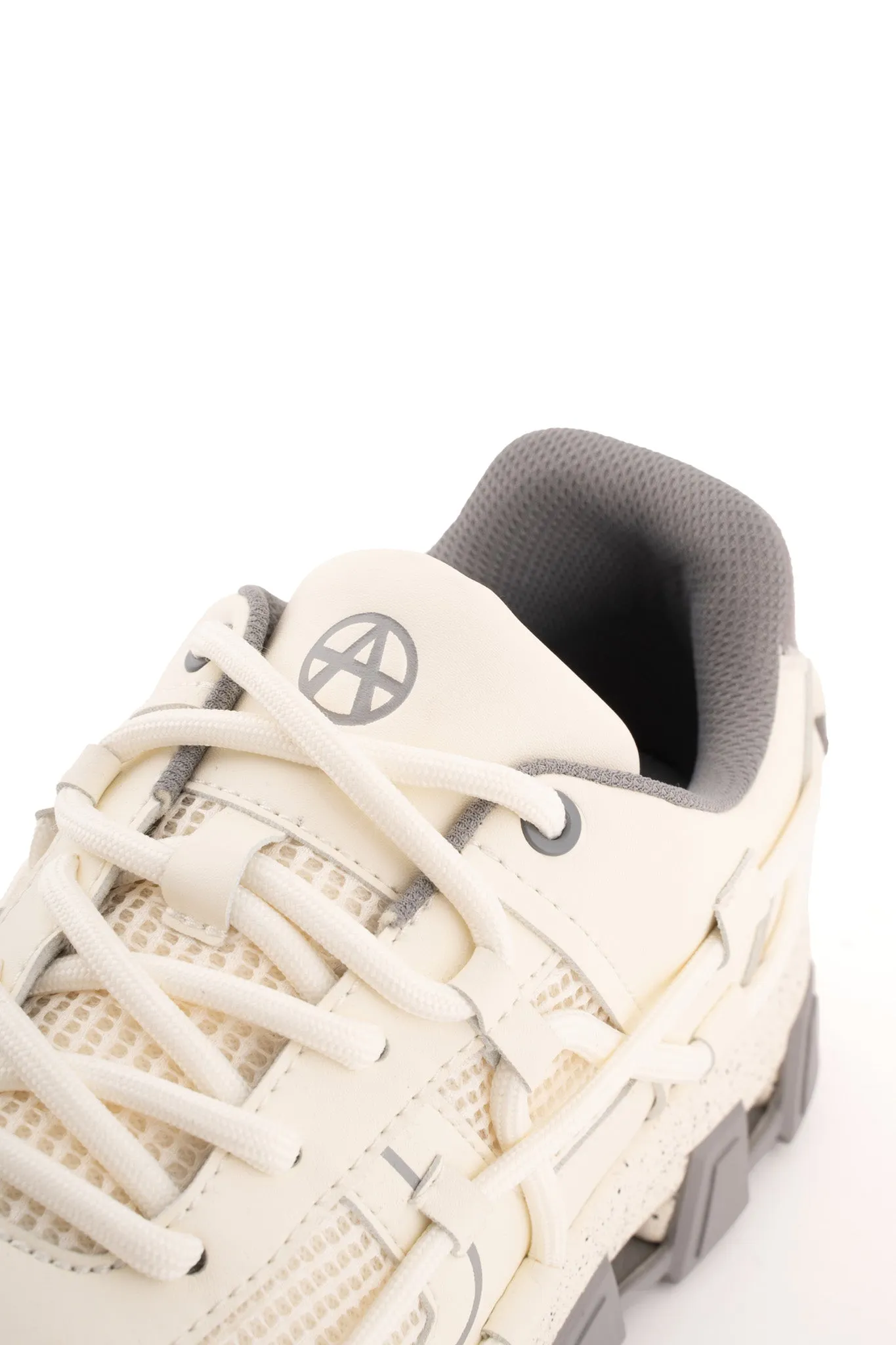 ACU LEVIT WHITE