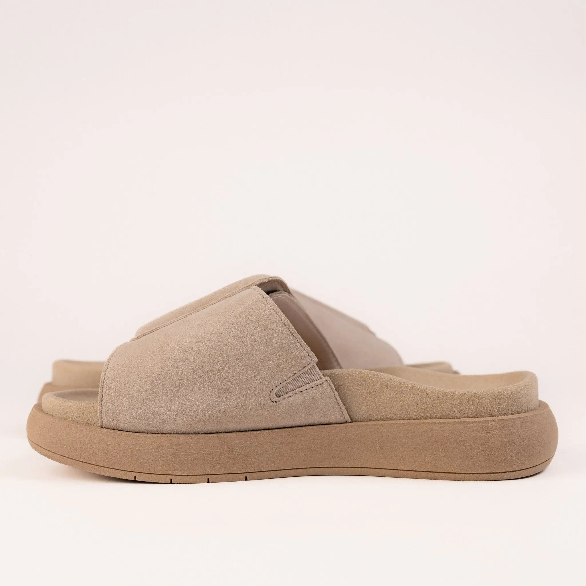 BUCKLE SLIDE - DESERT - NUBUCK
