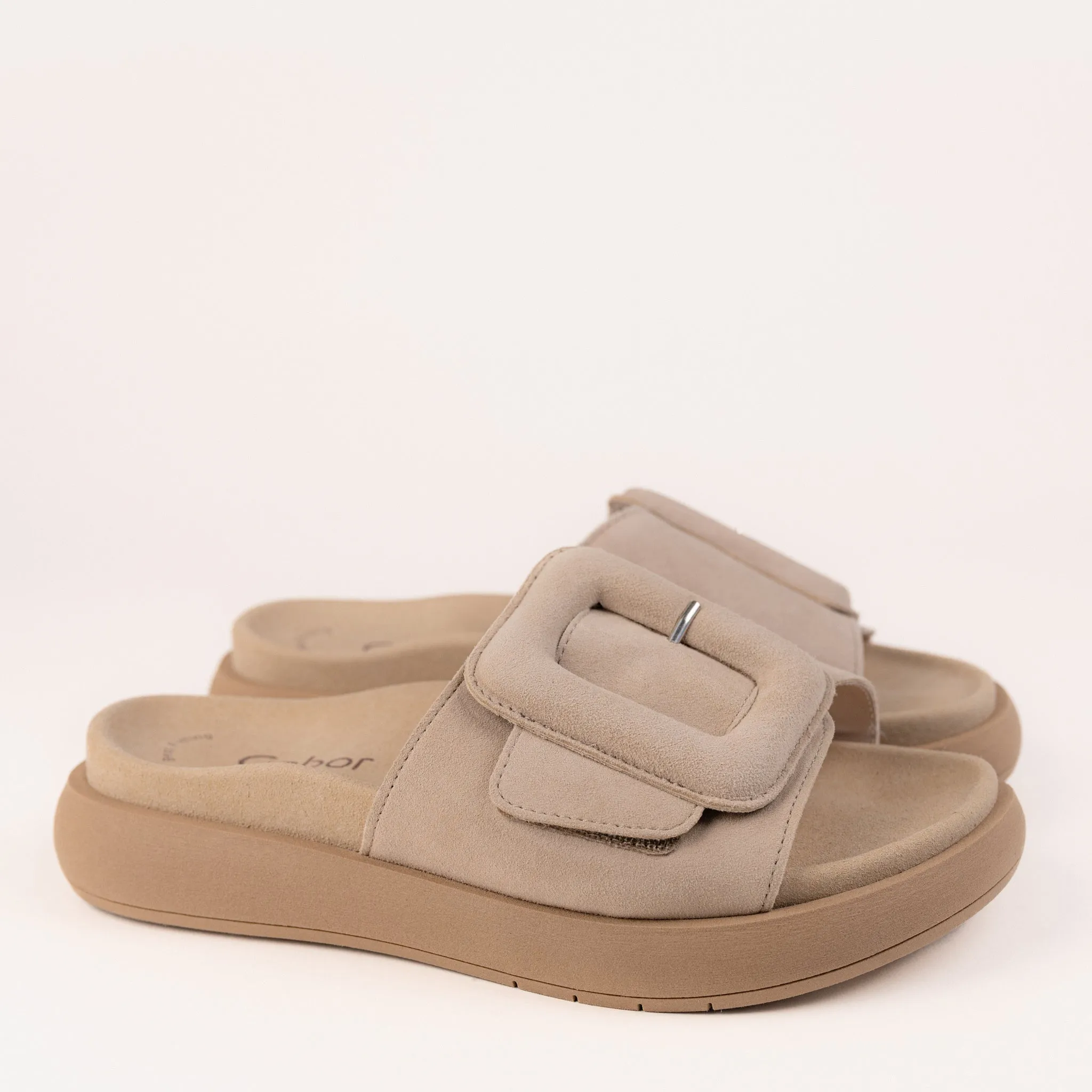 BUCKLE SLIDE - DESERT - NUBUCK