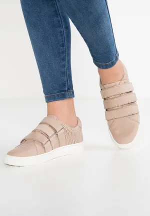 Fashion Nude Strap Referral discount Breyda Camuto Strap Leather Flat Vince Dedicated support Sneakers