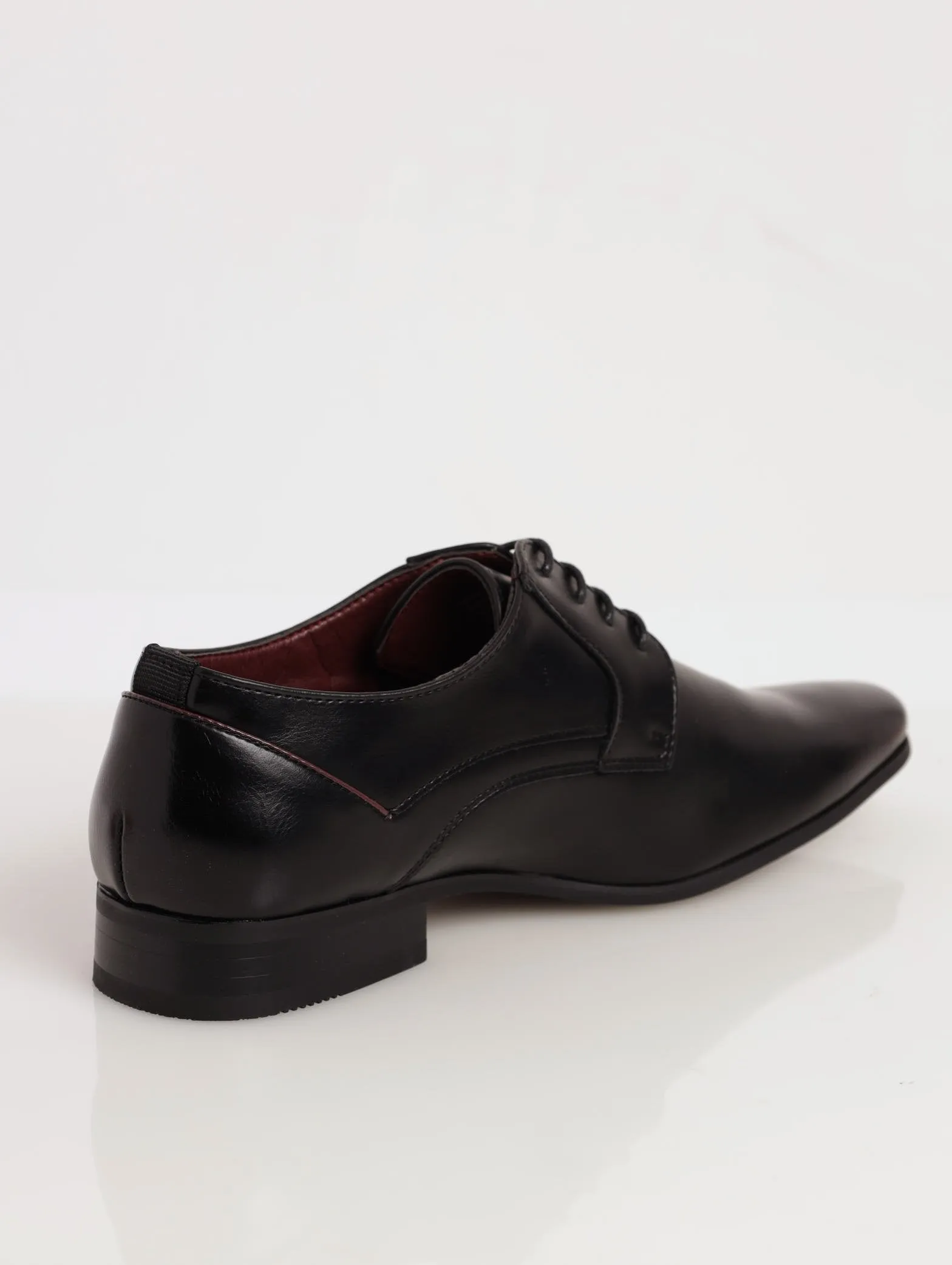 Men's Basic Lace-Up Derby Shoe - Black