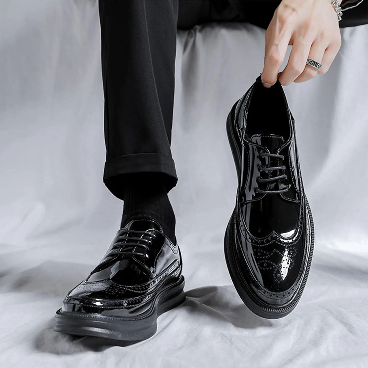 Men's Leather Brogue Wingtip Oxford Sneakers Classic Lace-Up Perforated Low Top Derby Shoes Casual Office Work Formal Dress Shoes