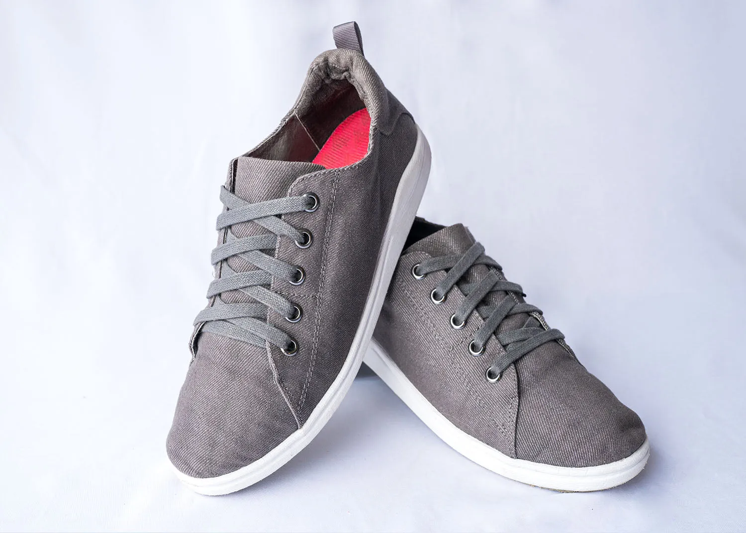 Momentum Slip-on Unisex Sneaker Dark Gray