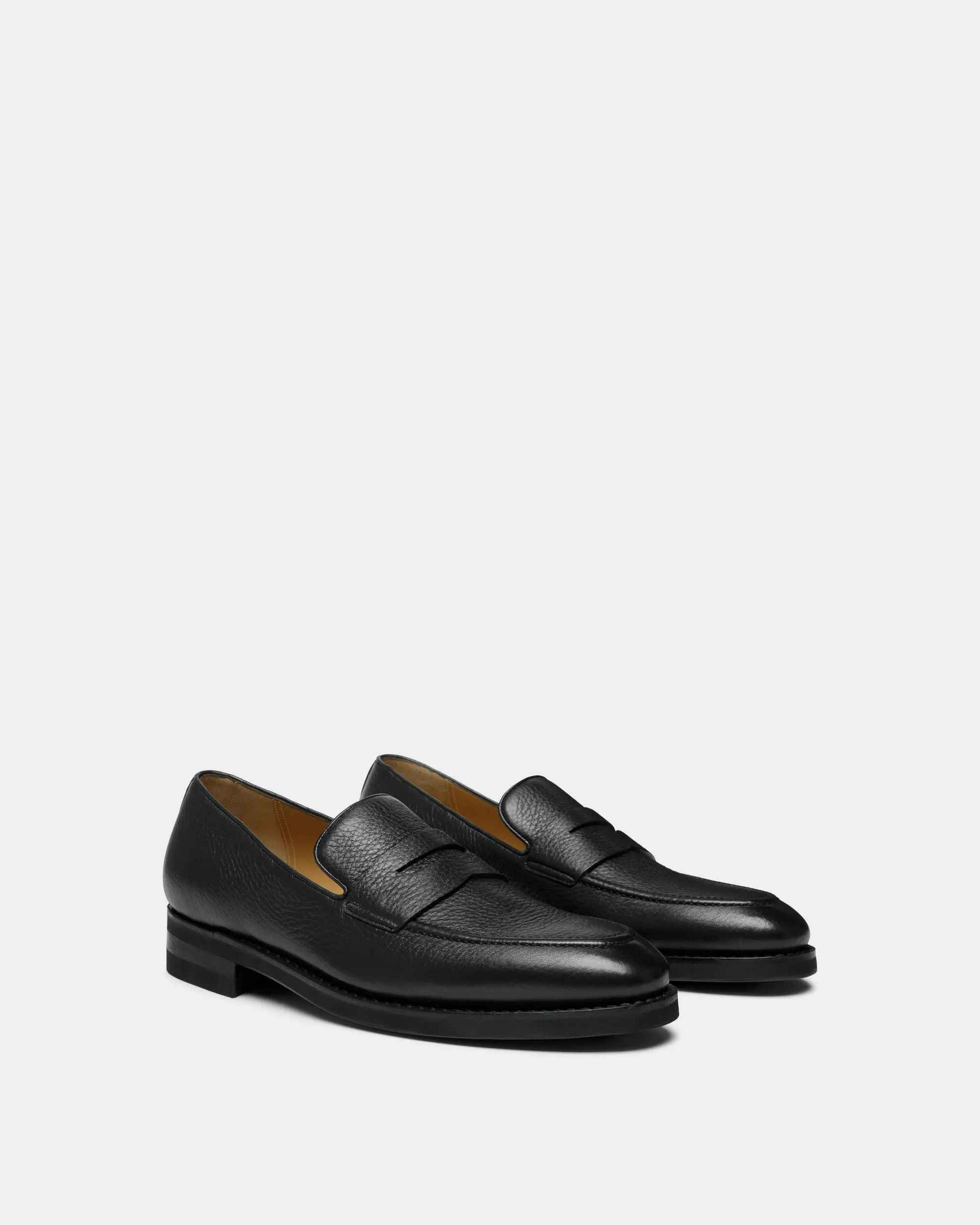 Scribe Un Loafer in Black Deer Leather