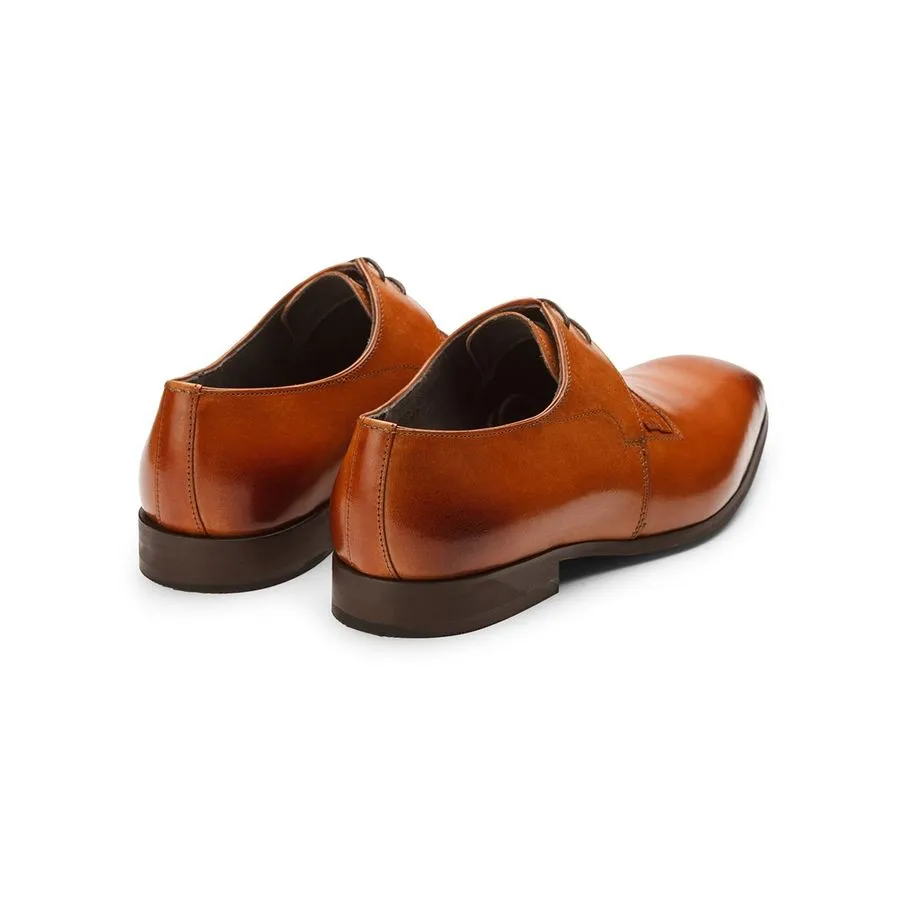 Tan Derby with Top Closure