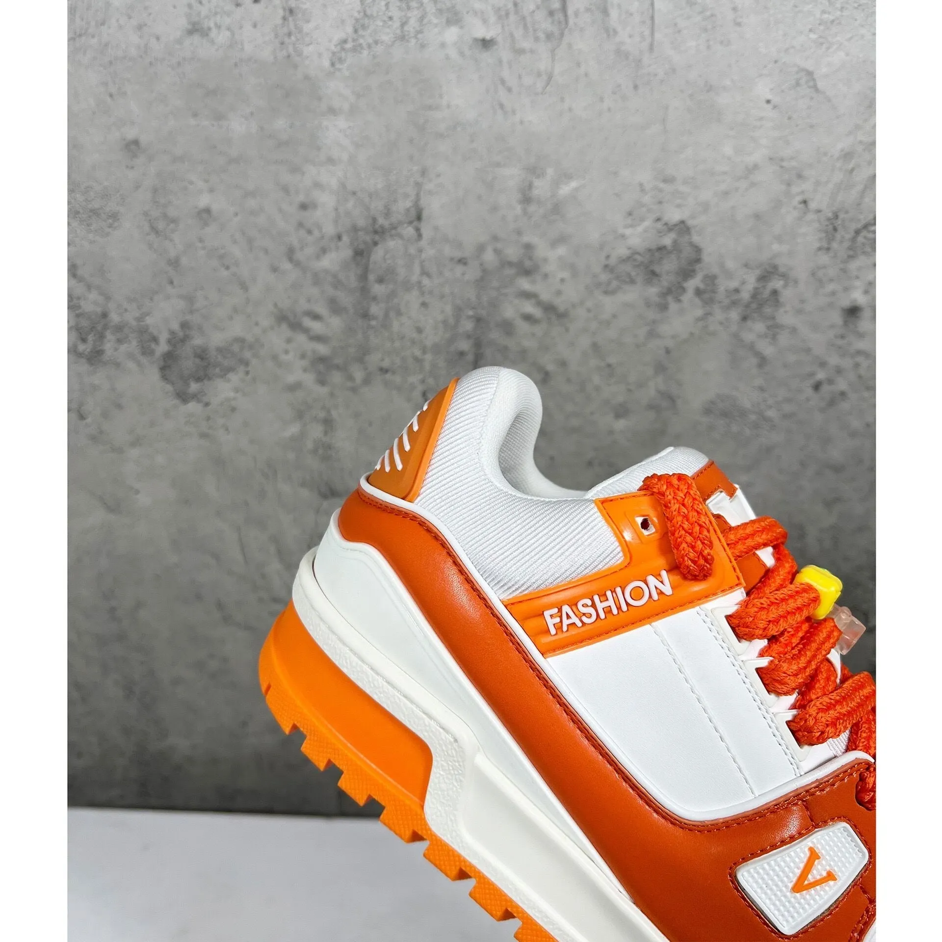Velluto Apex Sneakers