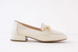 WONDERS - C-5030 SLIP-ON LOAFER - OFF WHITE LEATHER WITH CHAIN DETAIL